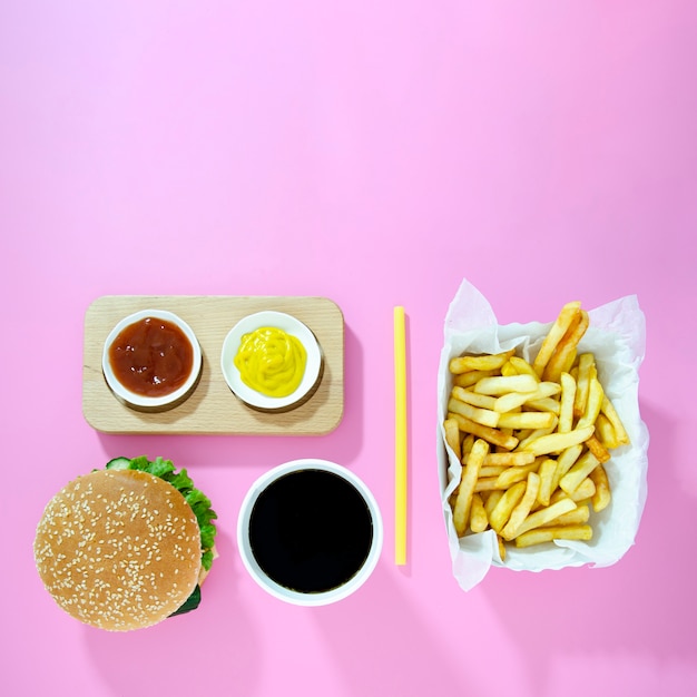 Foto gratuita menú de comida rápida con espacio de copia