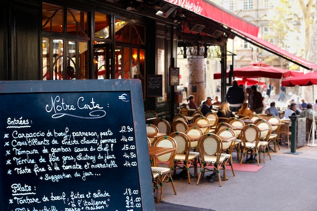 Menú de restaurante en la calle