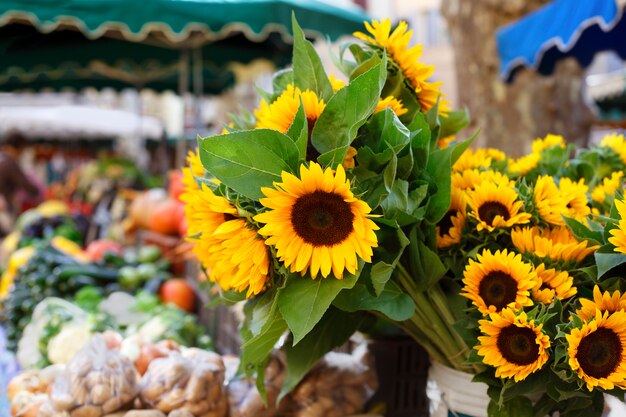 Mercado de los agricultores y de los girasoles