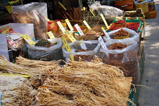 Mercado asiático de plantas secas