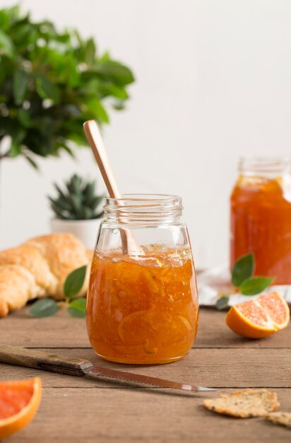Mermelada de naranja casera jugosa fresca