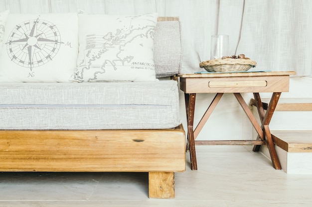 mesa de almohada decoración en blanco