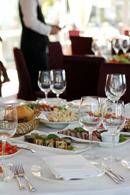 Mesa de banquete en restaurante