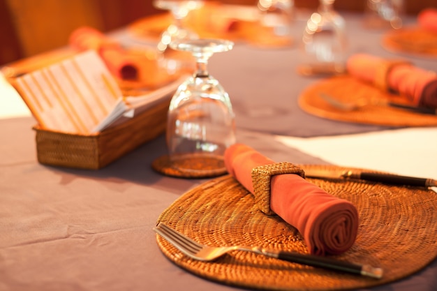 Mesa para la cena en el restaurante