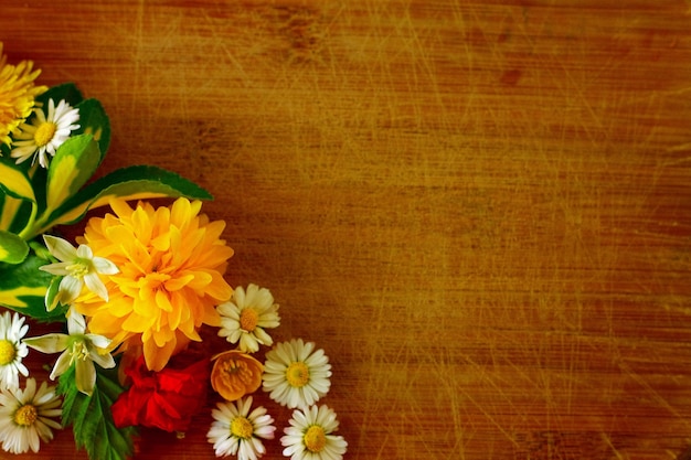 Mesa con flores