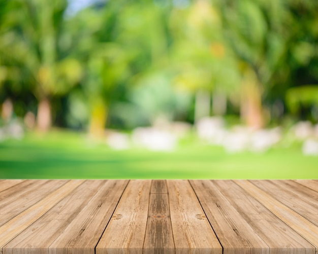 Mesa con fondo borroso