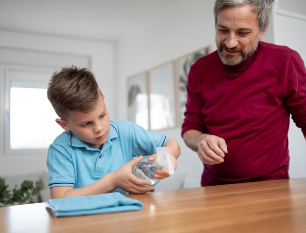 Mesa de limpieza para niños de tiro medio