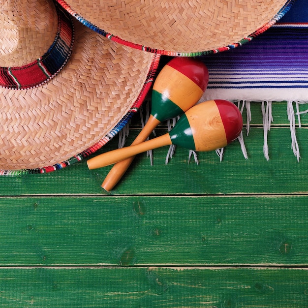 México cinco de mayo borde madera fondo sombrero