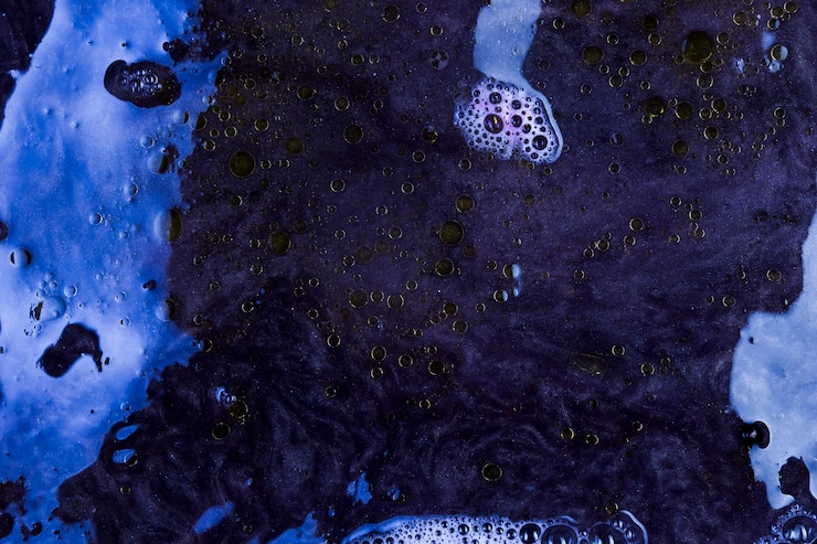 Foto gratuito mezcla de espuma púrpura y azul