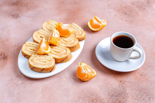 Mezcla de galletas dulces, bizcocho, mini cupcakes.