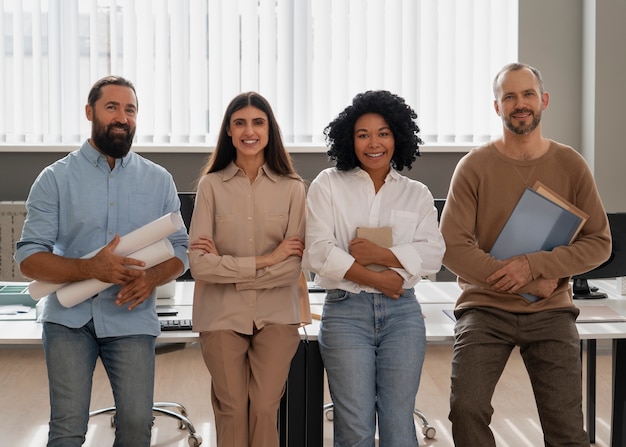 Miembros de los sindicatos trabajando juntos