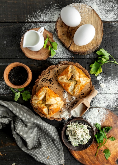 Mini cazuela con un par de huevos