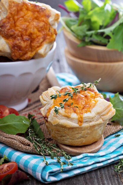 Mini quiche con hojaldre