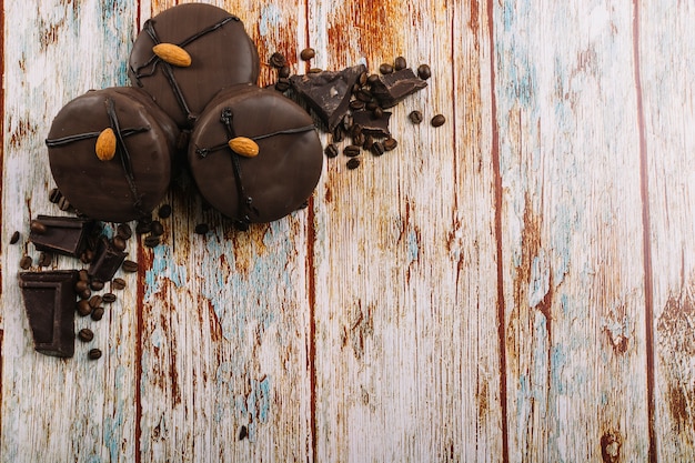 Mini tortas de chocolate fresco