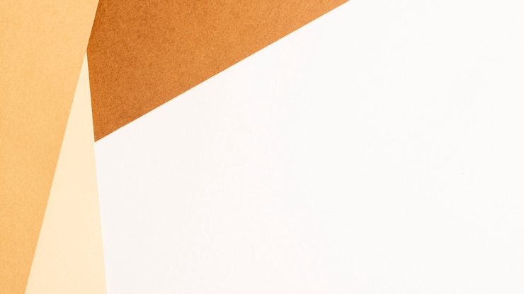 Foto gratuito minimalistas hojas de cartón en blanco con copyspace