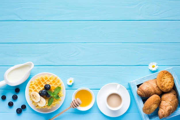 Mockup flat lay de mesa de desayuno con copyspace