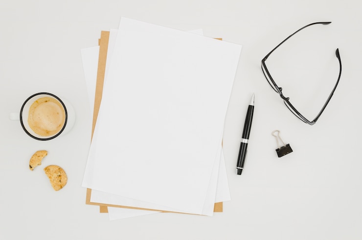 Photo Gratis mockup kertas flat lay di ruang kerja