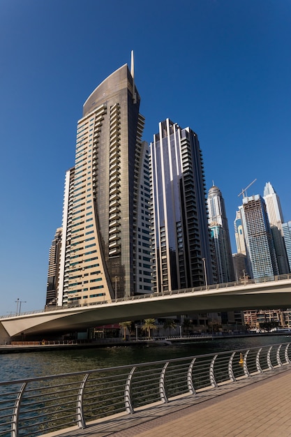 Modetn ciudad del centro de lujo de Dubai, Emiratos Árabes Unidos