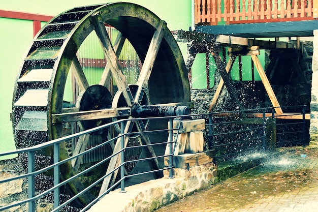 &quot;Molino de agua en proceso&quot;