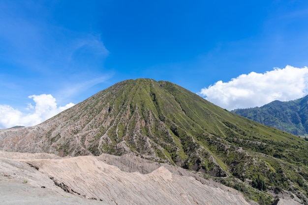 Montaña en un día despejado