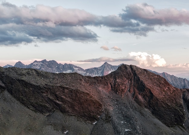 Foto gratuita montaña marrón