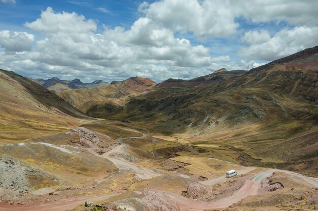 Montañas arcoíris de Palccoyo en Cusco, Peru.