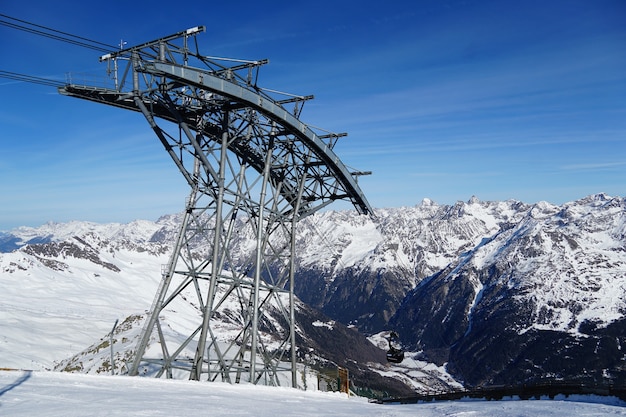 Montañas escénicas en los Alpes austríacos