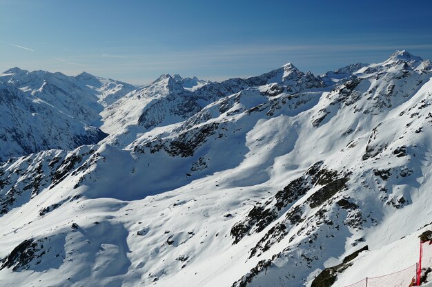 Montañas escénicas en los alpes austríacos