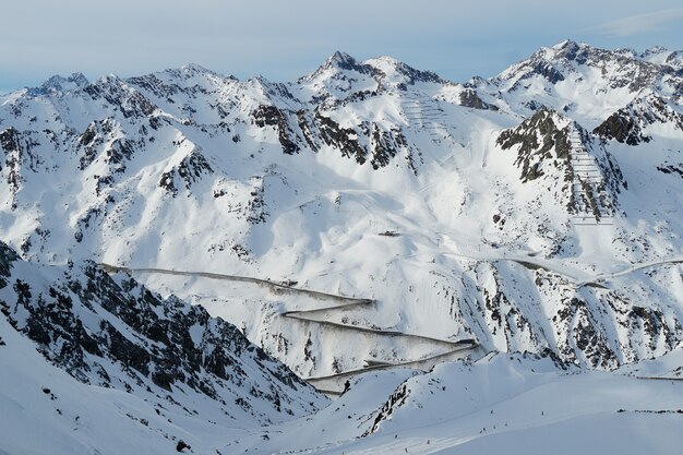 Montañas escénicas en los alpes austríacos