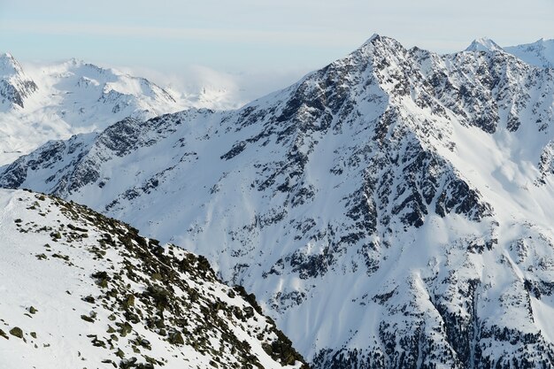 Montañas escénicas en los alpes austríacos