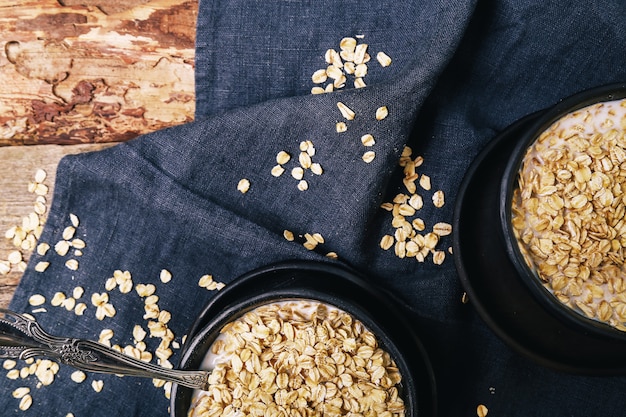 Foto gratuita montón de avena dentro de cuencos