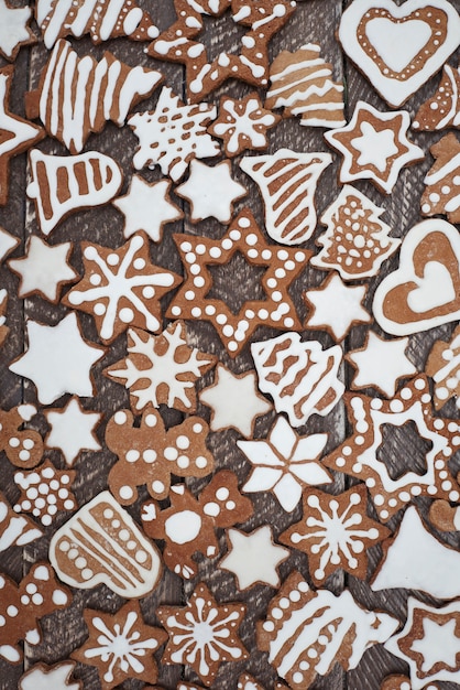 Un montón de deliciosas galletas de pan de jengibre