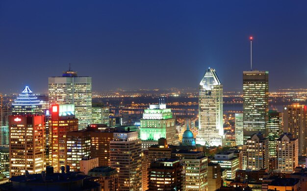 Montréal al anochecer