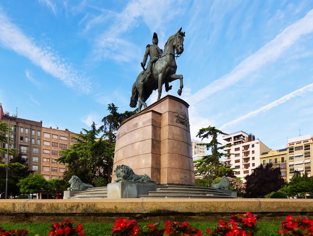 Foto gratuita monumento del general espartero en logroño