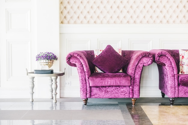 Foto gratuita muebles de estilo de vida sofá almohada apartamento