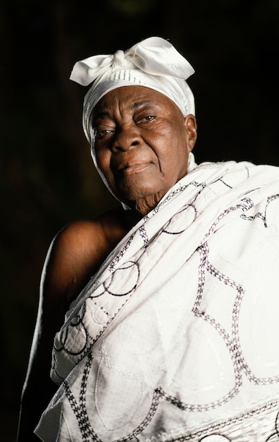 Mujer africana, mayor