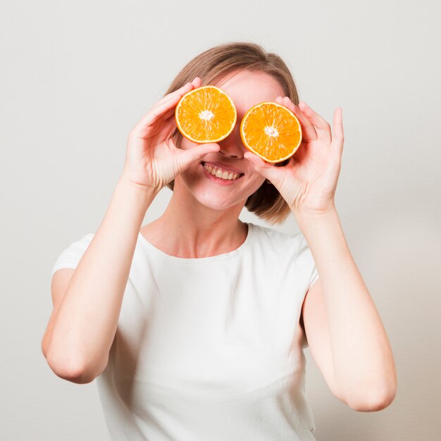 Mujer con alimentos