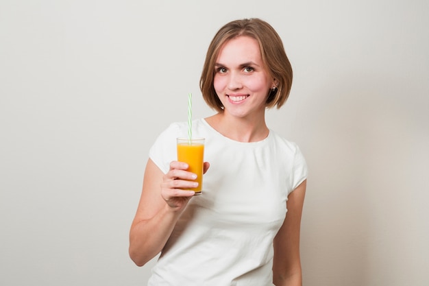 Mujer con alimentos