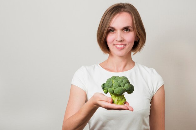 Mujer con alimentos