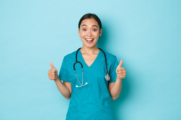 Mujer asiática de salud posando