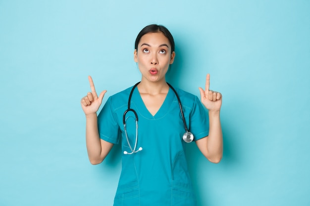 Mujer asiática de salud posando