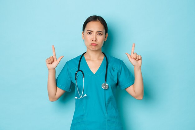 Mujer asiática de salud posando