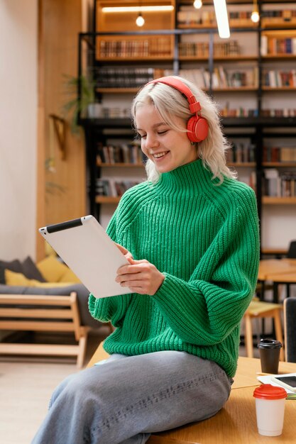 Mujer, con, auriculares