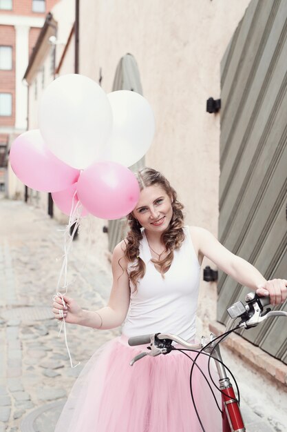 Mujer con bicicleta