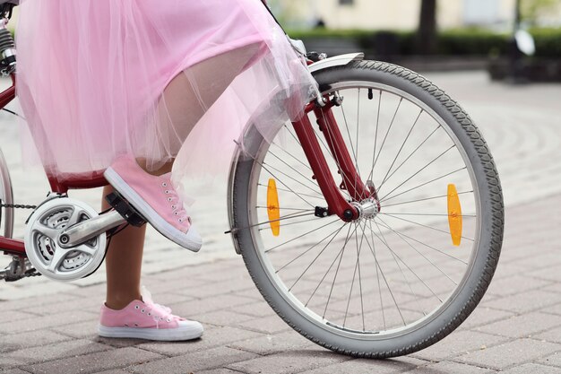 Mujer con bicicleta