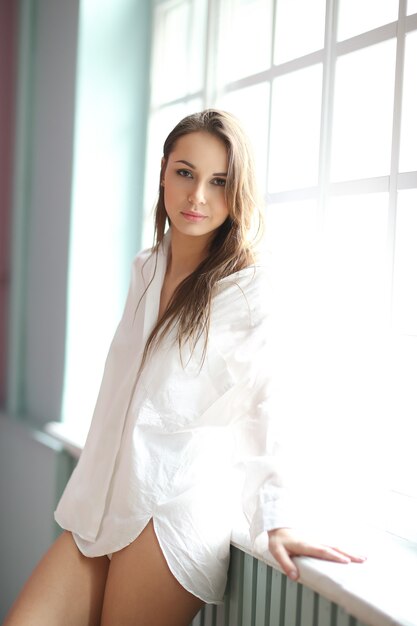 Mujer, en, camisa blanca