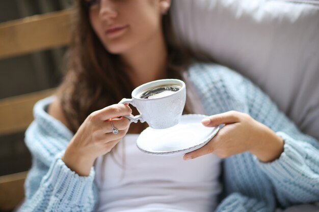 Mujer en casa