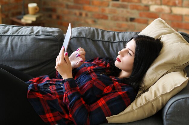 Mujer en casa