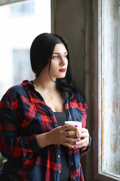 Mujer en casa