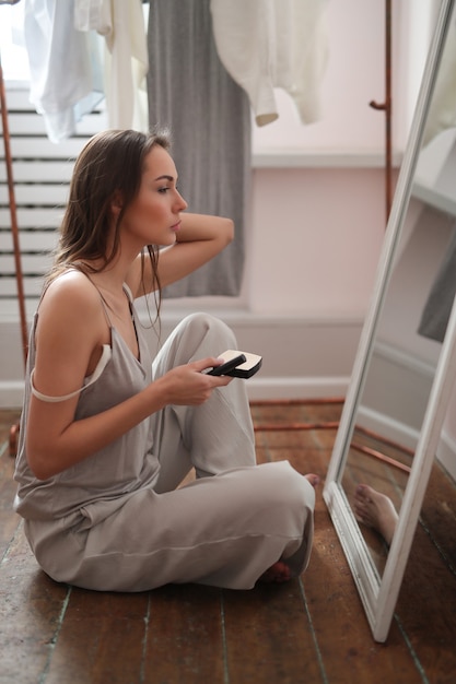 Mujer en casa